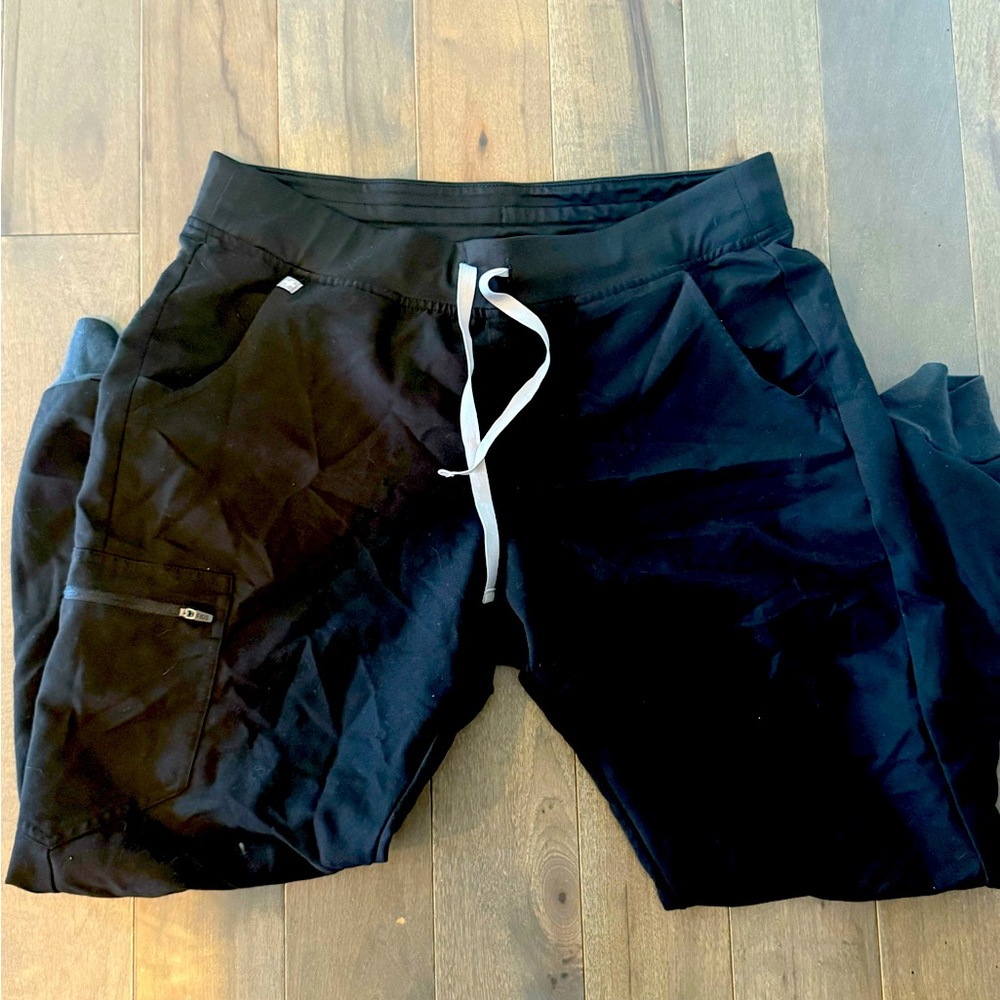 Size large FIGS scrub pant